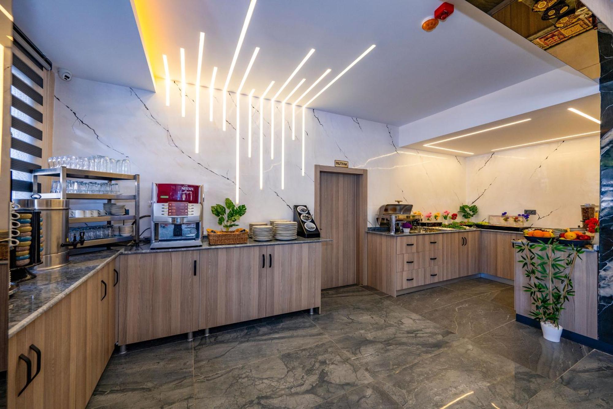 Otel Carpediem Gold Kusadası Exteriör bild