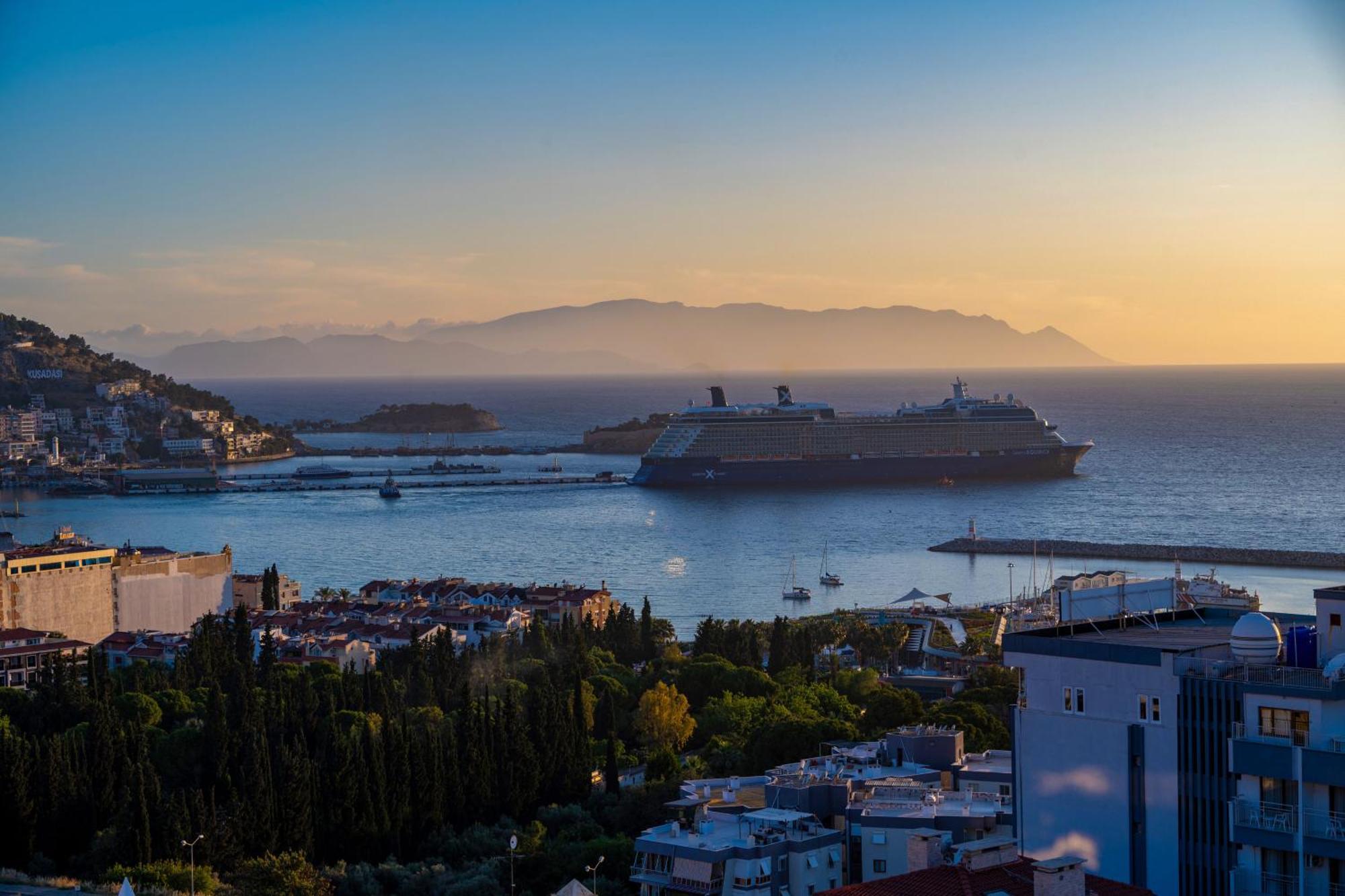 Otel Carpediem Gold Kusadası Exteriör bild